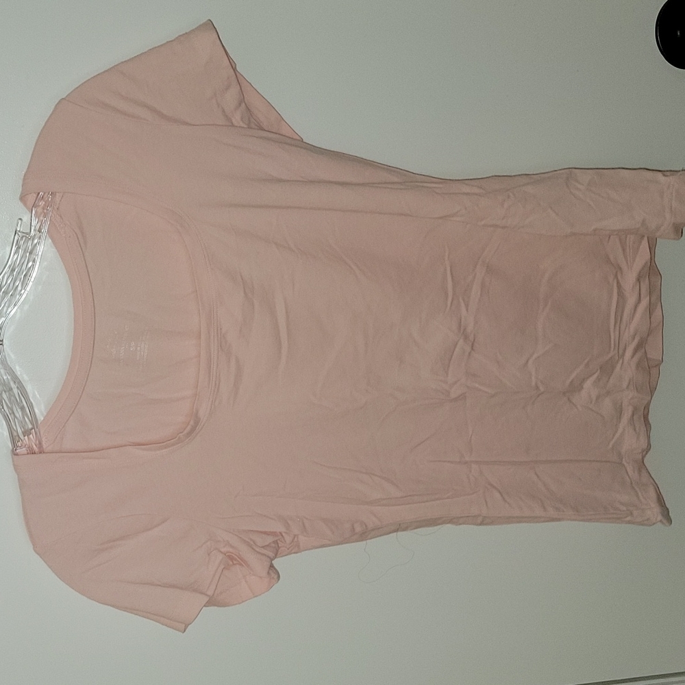 Banana Republic classic pink tee
